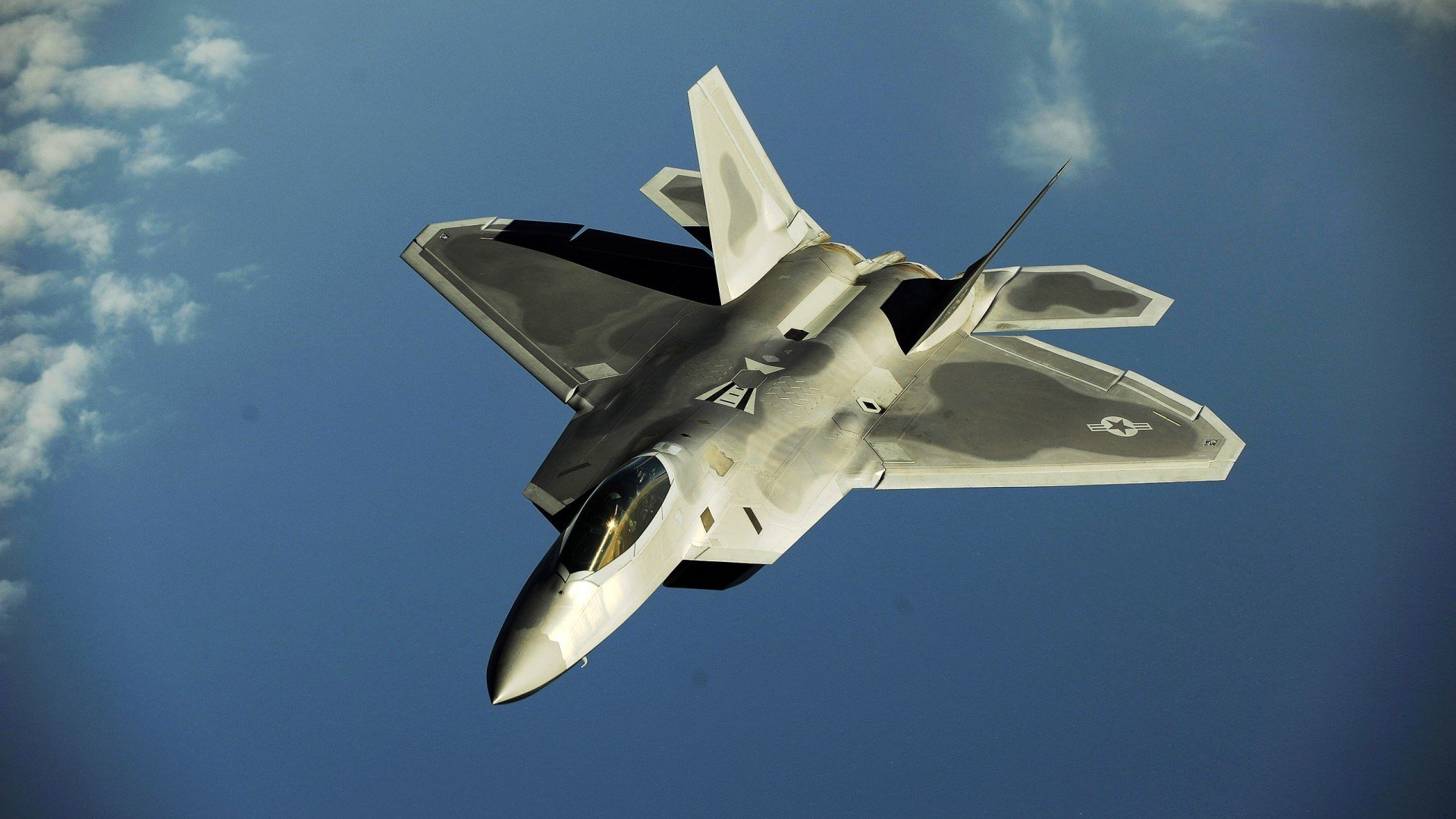 德甲紧张对决，比分4-3，明星球员梅开二度，关键数据领先，德甲对抗